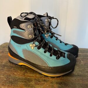 39.5 SCARPA MOUNTAINEERING ICE BOOTS CHARMOZ • PRISTINE CONDITION!